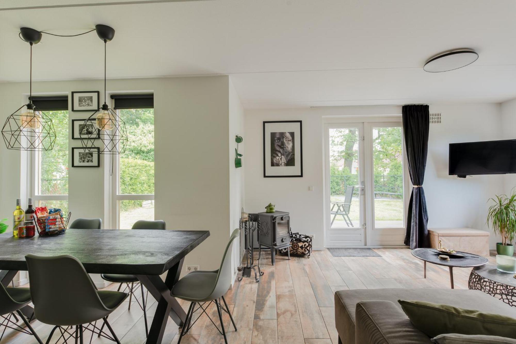 Het Huys Ewijk Mooi Luxe En Een Laadpaal Εξωτερικό φωτογραφία