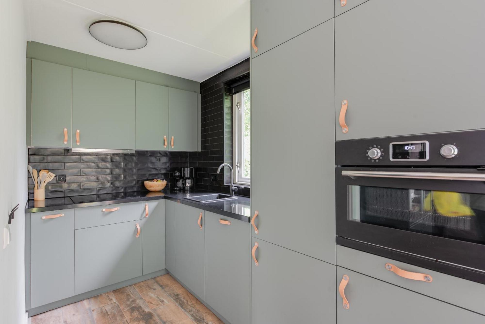 Het Huys Ewijk Mooi Luxe En Een Laadpaal Εξωτερικό φωτογραφία