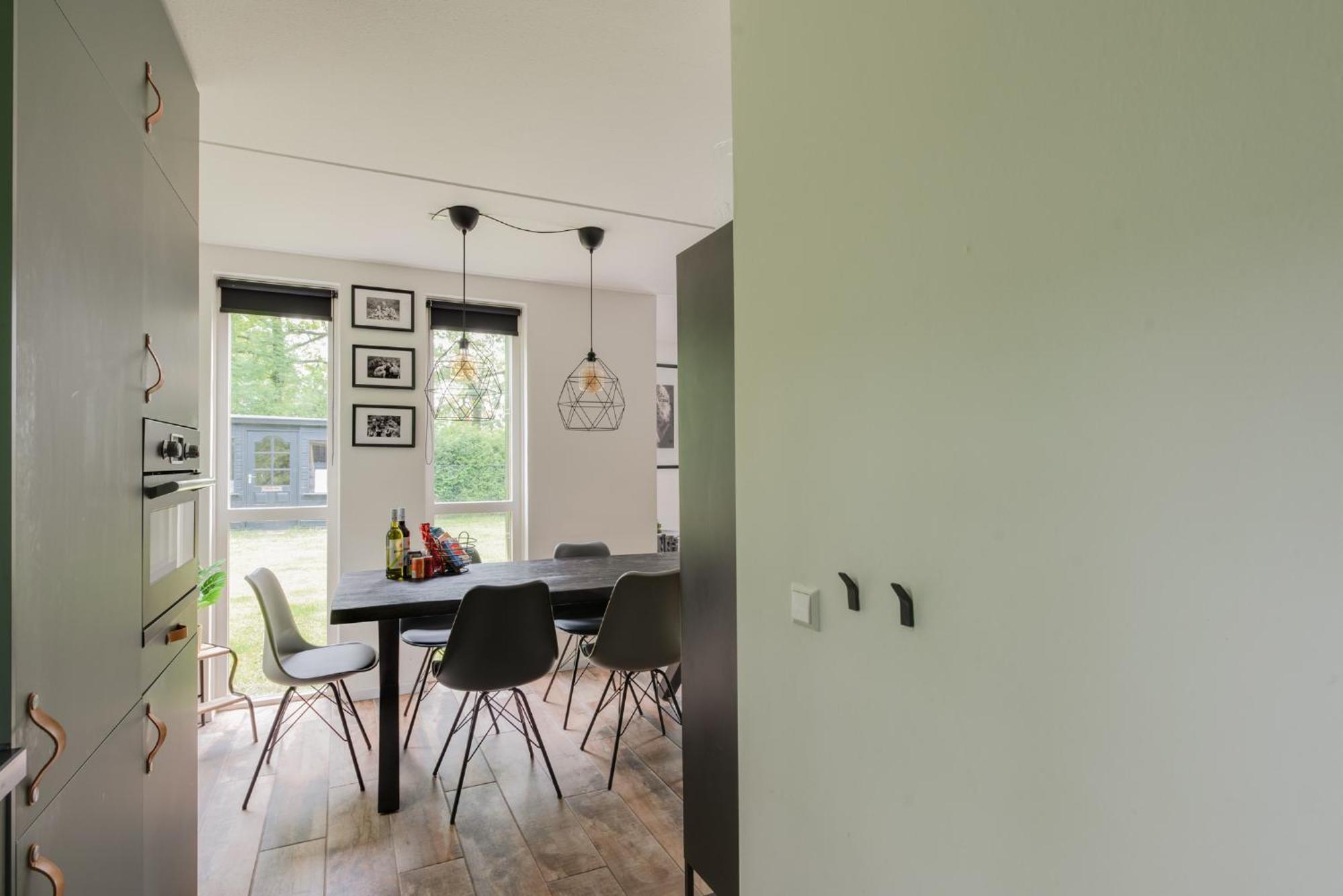 Het Huys Ewijk Mooi Luxe En Een Laadpaal Εξωτερικό φωτογραφία