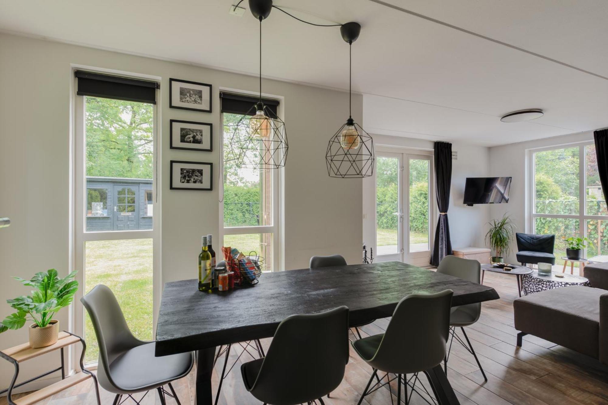 Het Huys Ewijk Mooi Luxe En Een Laadpaal Εξωτερικό φωτογραφία
